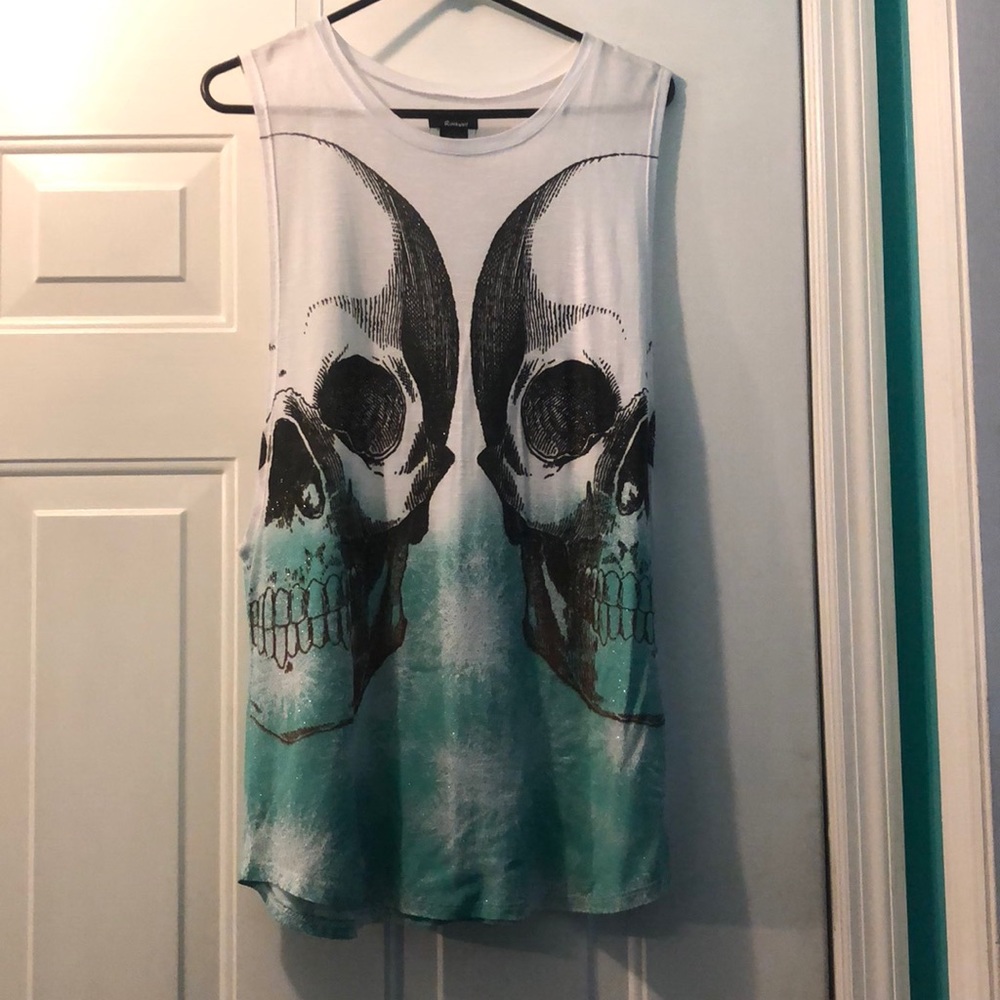 Skull tank